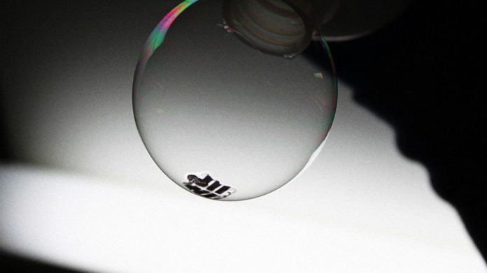 Solar cell as light as soap bubble
