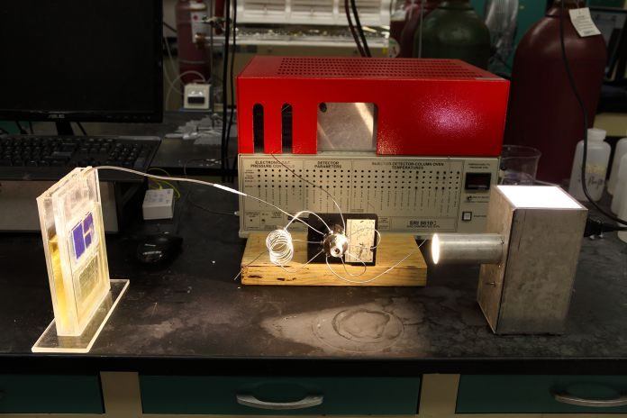 Game-Changing Solar Cell Captures Carbon Dioxide and Sunlight, Produces Burnable Fuel