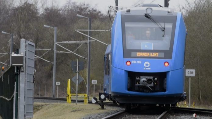 This Hydrogen-Powered Train Emits Only Water