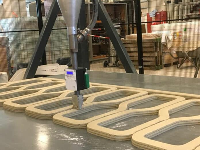 The printing of concrete for the 3D-printed bridge