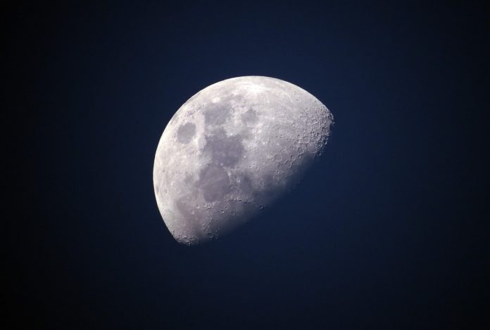 Our Moon Once had Atmosphere, Scientists Suggests