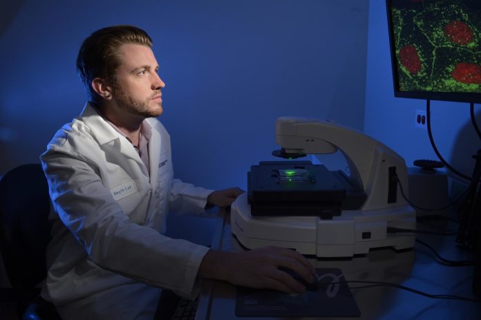 Led by Assistant Professor James Smyth (pictured here), a team of researchers at the Virginia Tech Carilion Research Institute used super resolution microscopy to gain insight into how an individual cancer cell can alter its genetic instructions to metastasize throughout the body. CREDIT Virginia Tech Carilion Research Institute