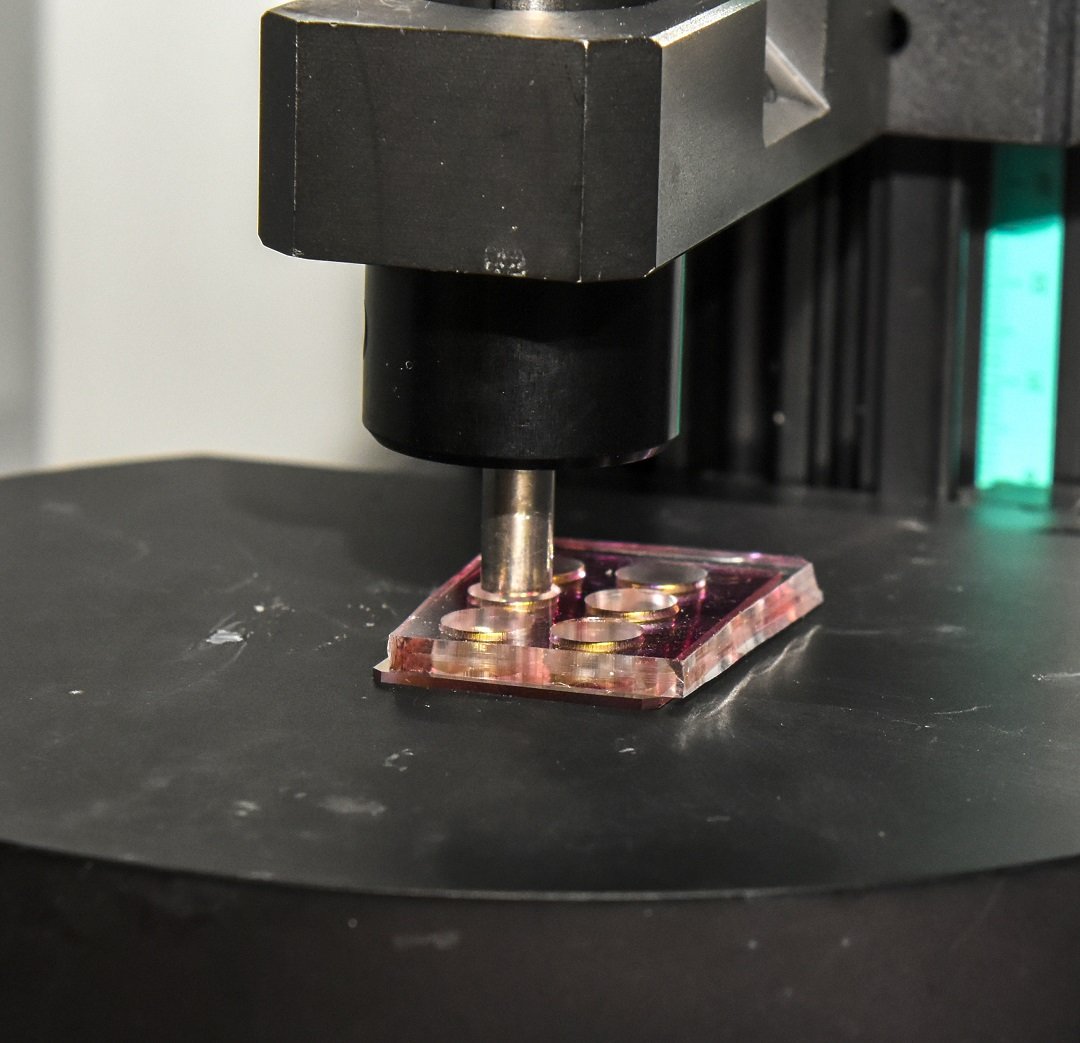 A nanomushroom chip undergoing testing with an LSPR device