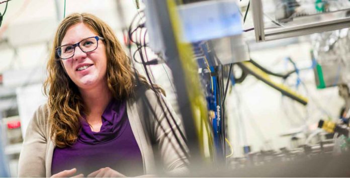 Lindsay Leblanc led a research team that developed a new technique for building quantum memory, which uses fast pulses of light to store and retrieve data. The new technique is simpler and uses less power than other quantum storage methods. (Photo: John Ulan)