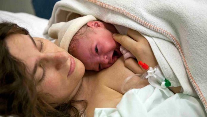 Giving birth associated with 14 percent higher risk of heart disease and stroke