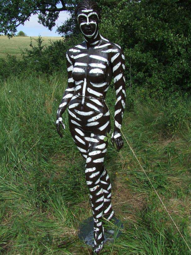 Striped bodypaint was the most protective (Photo: Gabor Horvath)