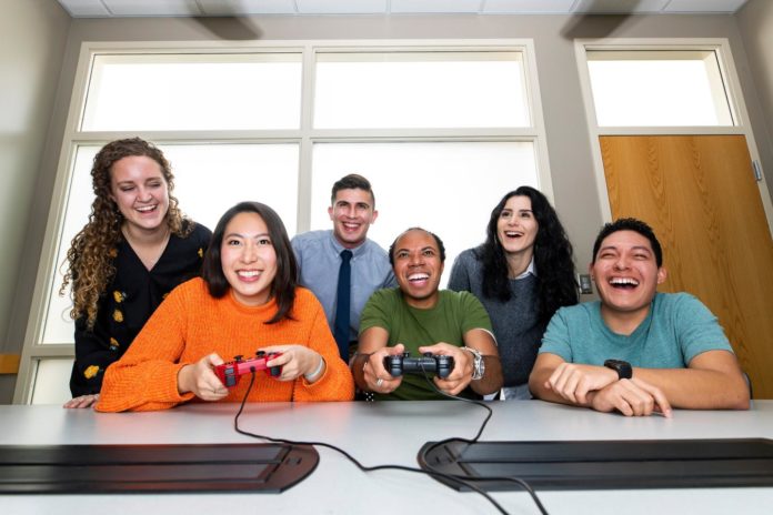 Collaborative video games could increase office productivity