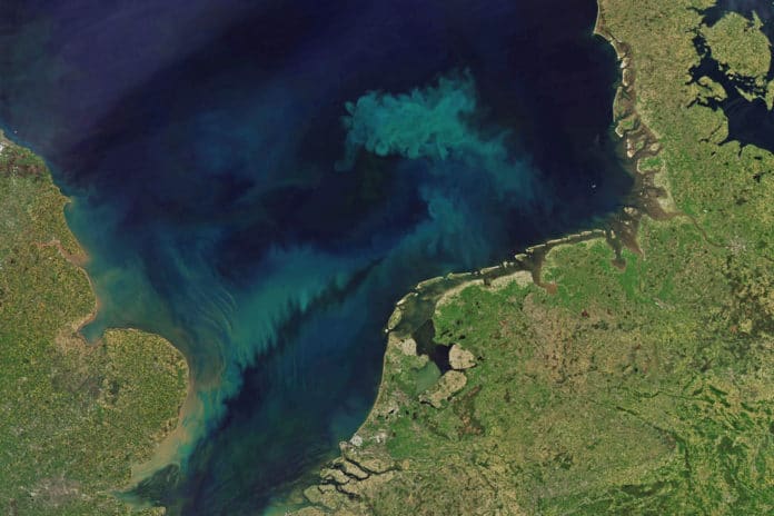 A new MIT study finds that over the coming decades climate change will affect the ocean’s color, intensifying its blue regions and its green ones.