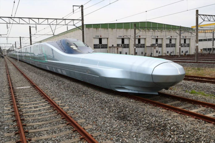 Alfa-X, the fastest-ever shinkansen bullet train,