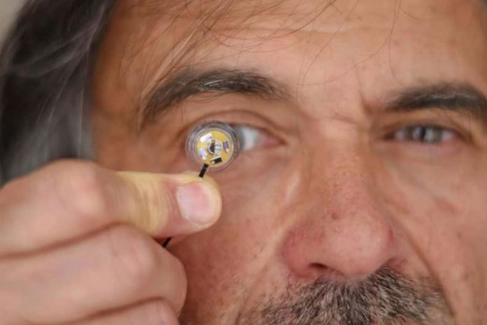Jean-Louis de Bougrenet de la Tocnaye and the first stand-alone contact lens with a flexible micro battery