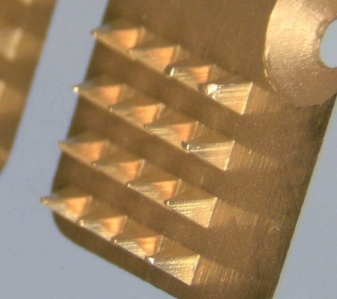 Microneedle biosensors use a series of microscopic ‘teeth’ to penetrate the skin