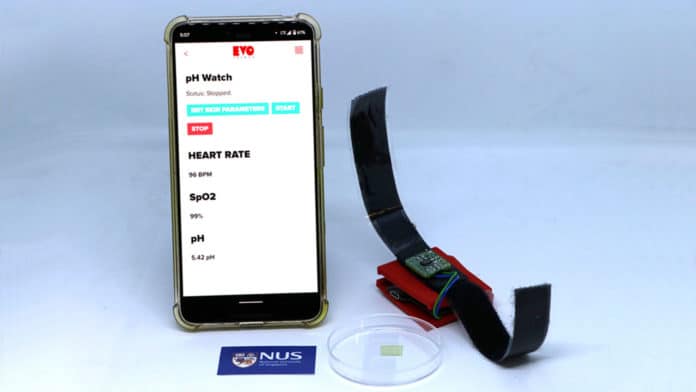 By integrating the NUS team’s custom-made pH sensor (middle) and pH sensing algorithm into existing fitness trackers or smartwatches which already have a built-in pulse oximeter, the pH Watch can simultaneously monitor the pH value of a user’s sweat, along with heart rate and blood oxygen saturation values in real-time, with about 90 per cent accuracy.