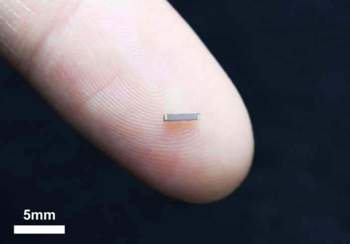A tiny micro supercapacitor (MSC), being small as the width of a person’s fingerprint.