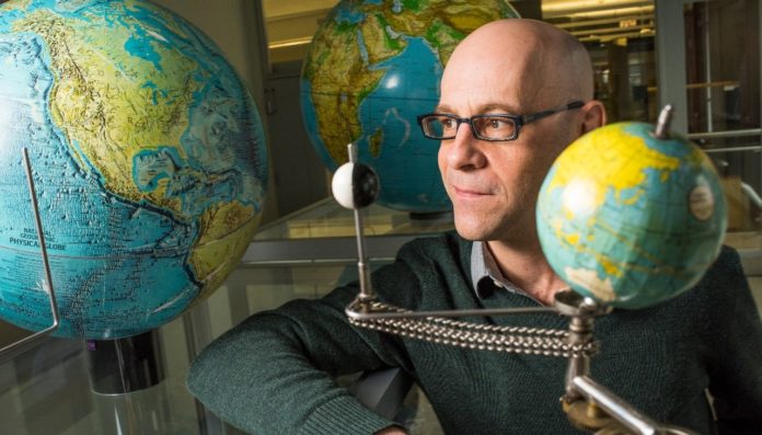 U of A geophysicist Mathieu Dumberry led a new study that may explain why changes to Earth’s protective magnetic field are weaker over the Pacific—a puzzling phenomenon scientists have been trying to figure out since first observing it in the 1930s. Credit: John Ulan