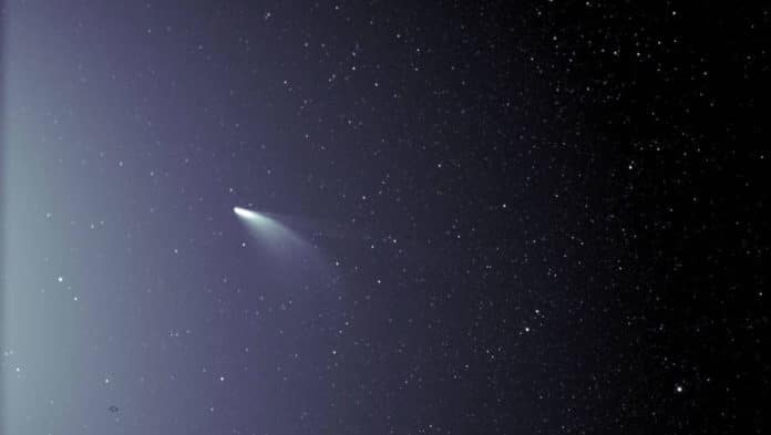 Unprocessed image of comet NEOWISE