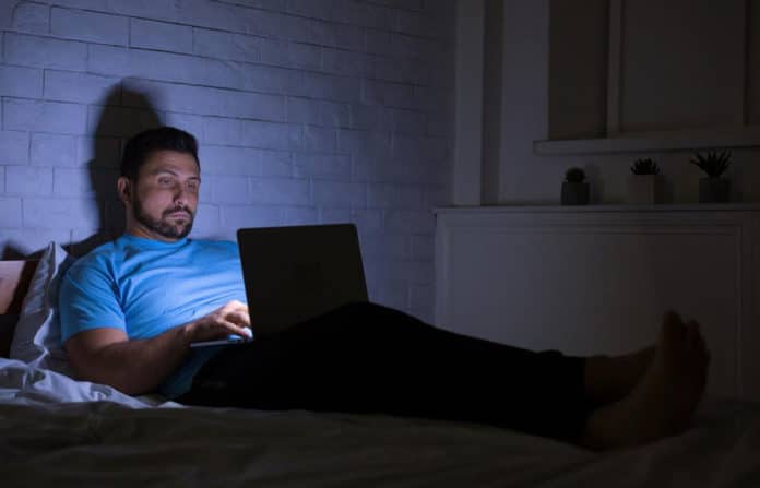 A study found correlations between electronic media use at night and poor sperm quality
