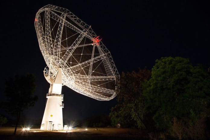A GMRT Antenna at night