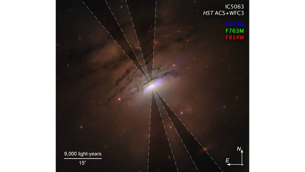 Dark rays in IC 5063