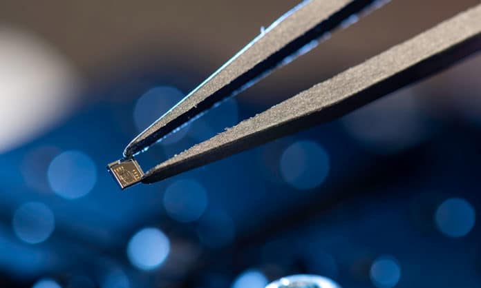 integrated photonic chip