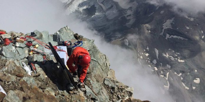 Science in lofty heights Samuel Weber installs a seismometer and a solar panel on the summit of the Matterhorn.