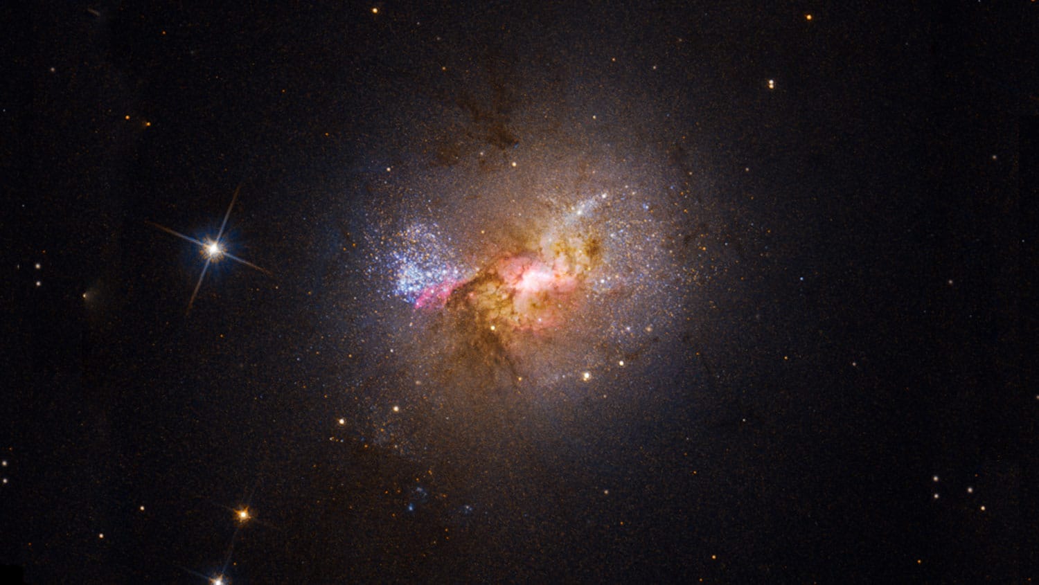 허블, 왜소은하에서 별 형성으로 이어지는 블랙홀 감지