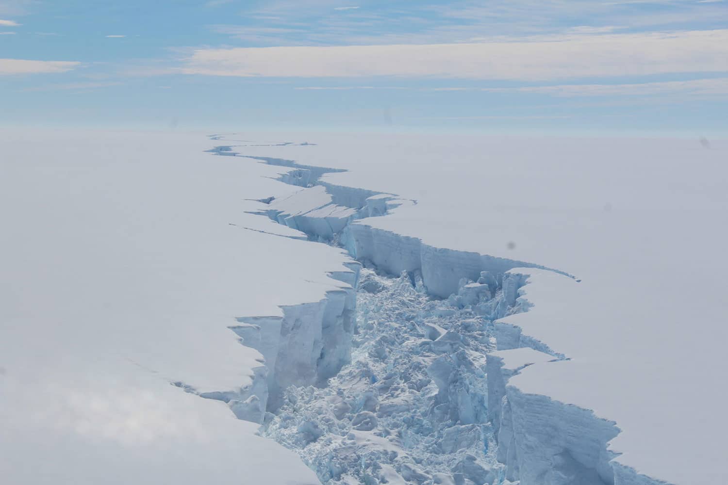 Les scientifiques ont identifié les plus grandes menaces pour la plus grande plate-forme de glace restante de la péninsule antarctique