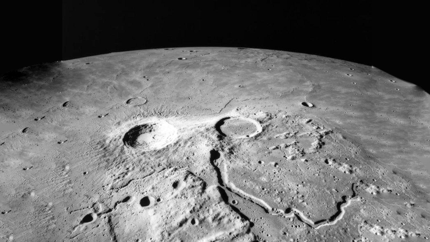 Ancient moon volcanoes may one day provide astronauts with drinkable water - Tech Explorist