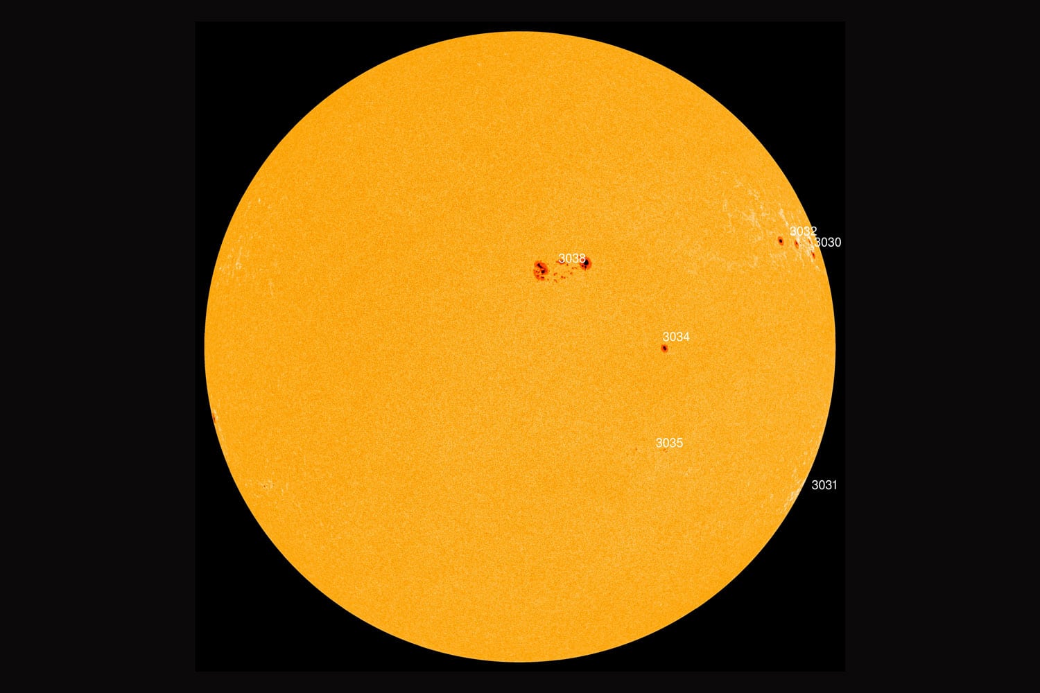 AR3038: A giant sunspot that has doubled in size in only 24 hours thumbnail