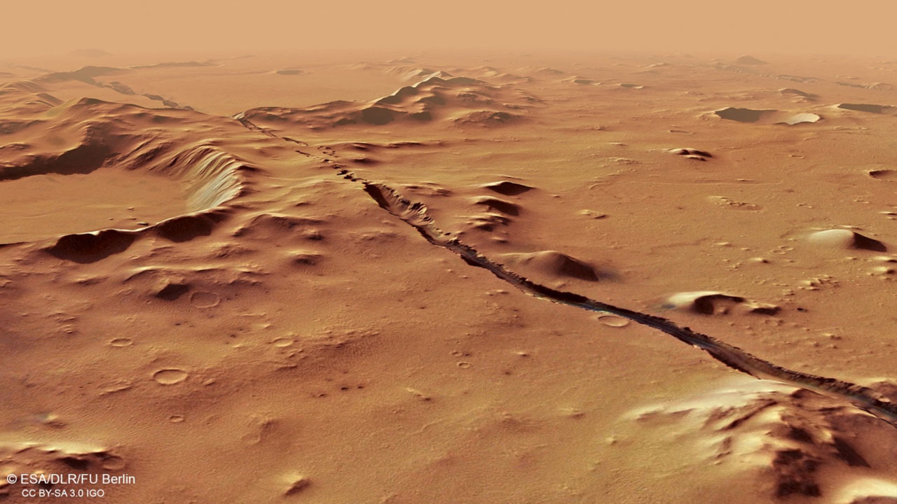 Gigantyczny pióropusz płaszcza wskazuje, że Mars jest bardziej aktywny niż wcześniej sądzono