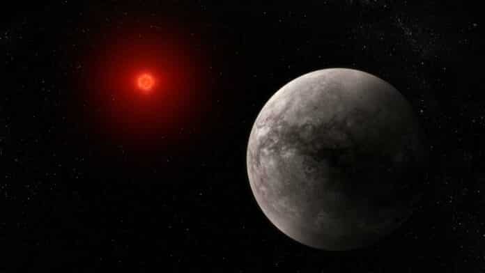 Rocky exoplanet TRAPPIST-1 b (illustration)