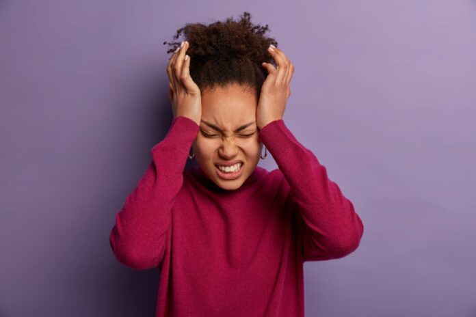 Image showing women having headache.