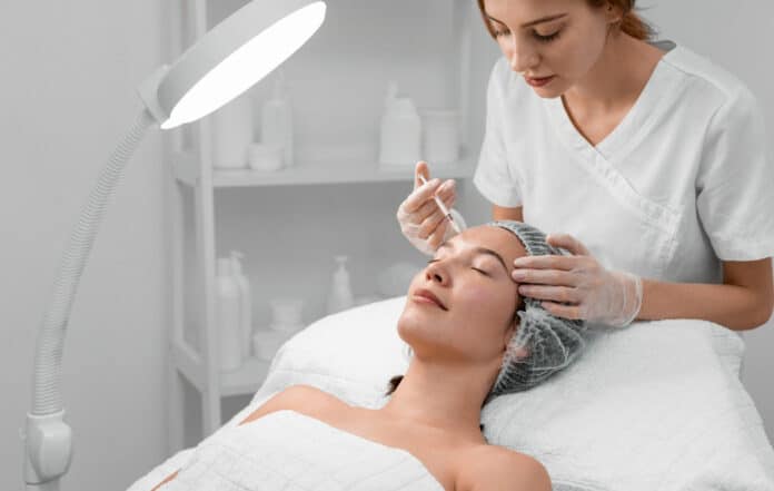Image showing a woman having botox treatment
