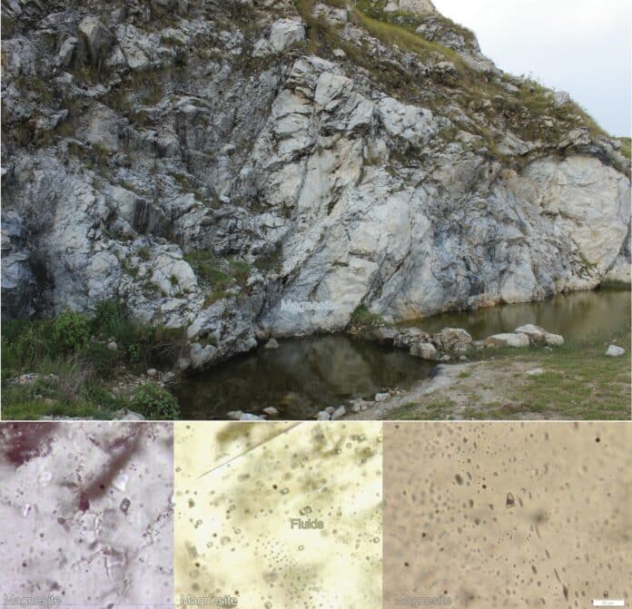 Field exposures of magnesite near Chandak hills