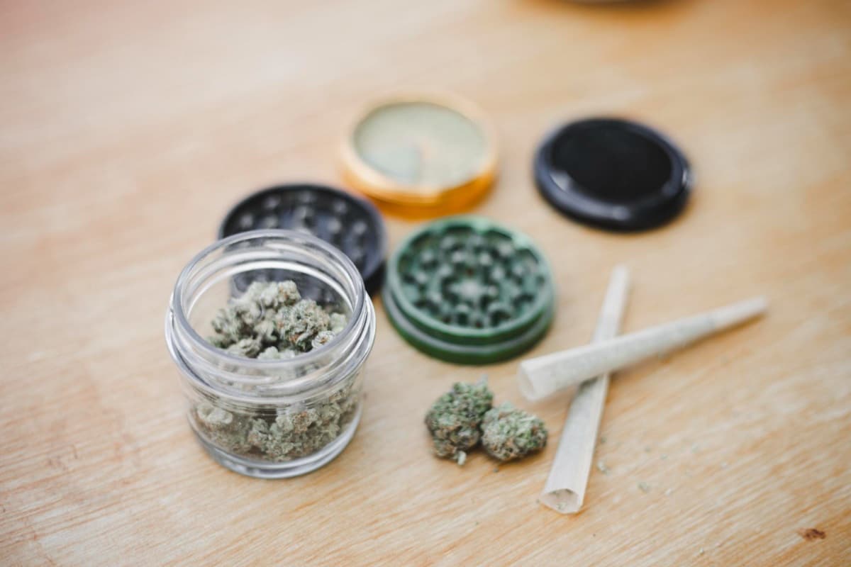 Table cannabis