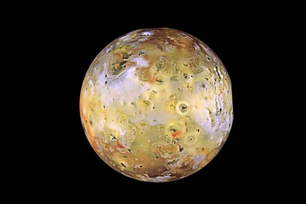 Ío, ​​la luna de Júpiter, ha estado volcánicamente activa durante 4.500 millones de años
